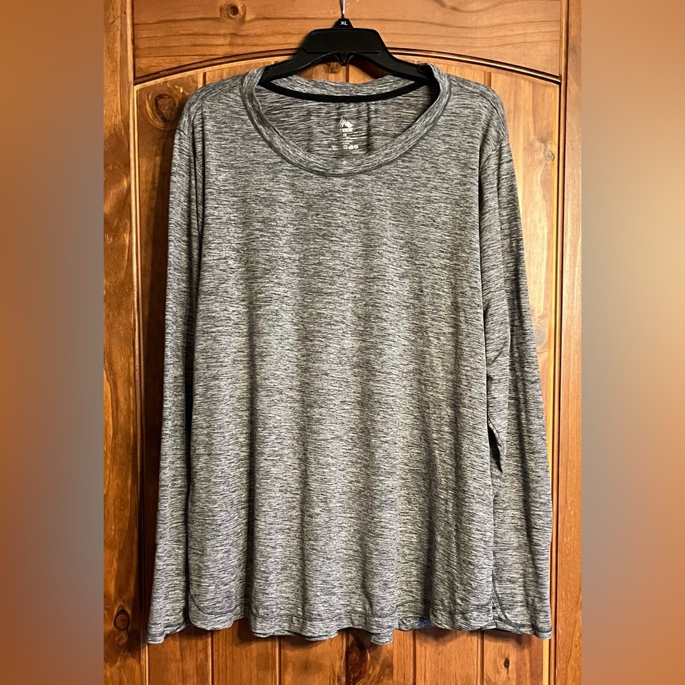 RBX athletic wear top. Heather Grey.